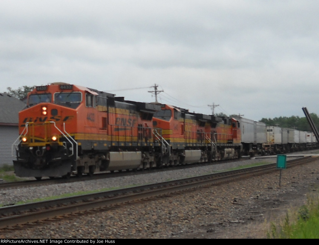 BNSF 4433 West